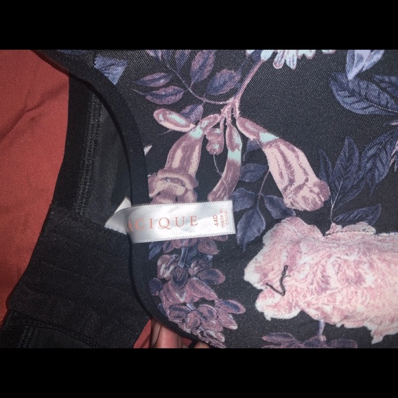 Bras - Picture 2 of 5